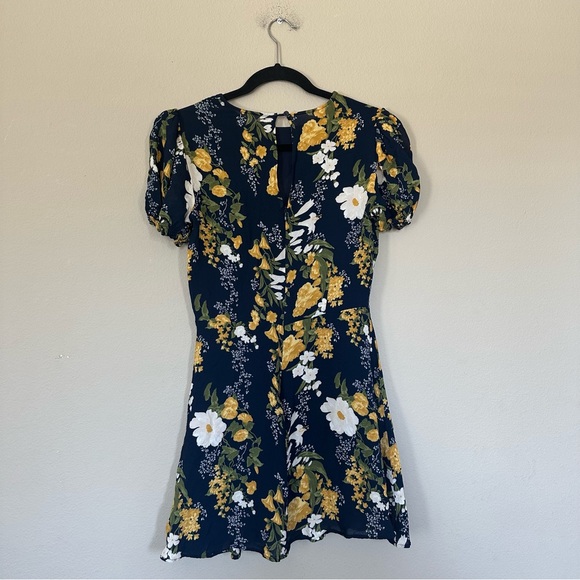 REFORMATION Irma Dress in Graciella - Picture 8 of 11